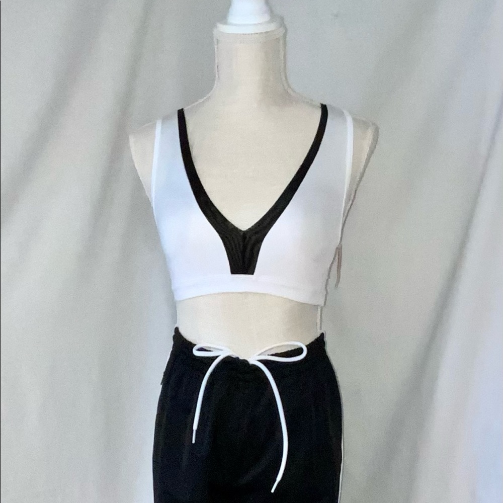 Victoria's Sport Victoria's Secret Pullover Sports Bra small 18142